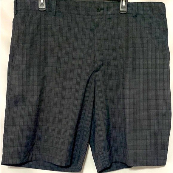 Nike Dry Fit Black Gray plaid Flat Front Shorts MENS size 40 Pockets clean - Picture 1 of 12